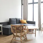 Spacious Appt Close To Place Monge