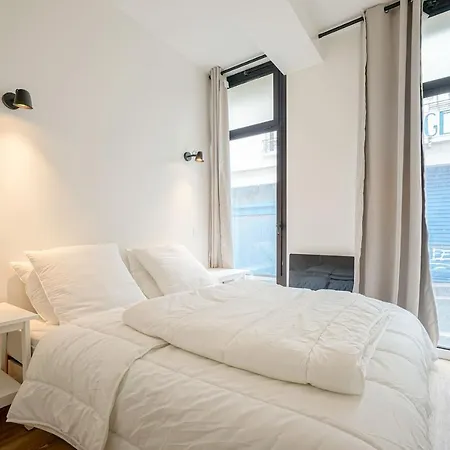 Apartment Spacious Appt Close To Place Monge *