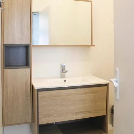 Apartment Spacious Appt Close To Place Monge *