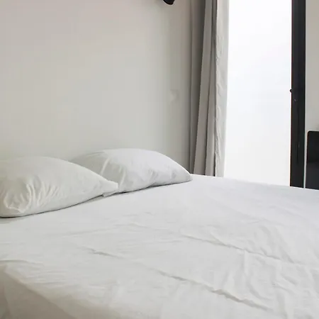Spacious Appt Close To Place Monge *