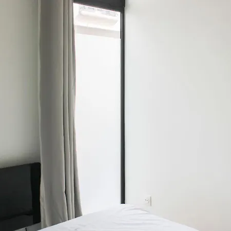 Spacious Appt Close To Place Monge