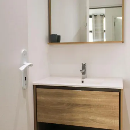 Apartment Spacious Appt Close To Place Monge *