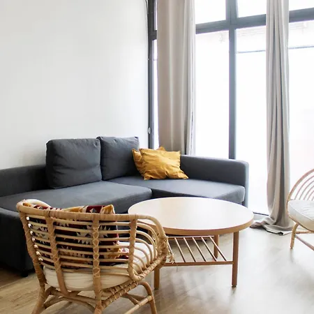 Spacious Appt Close To Place Monge *